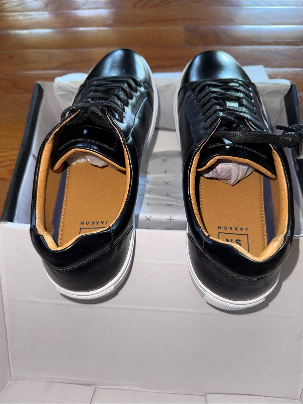 Men's Black Low-Top Leather Sneakers with White Sole - Picture 4 of 8